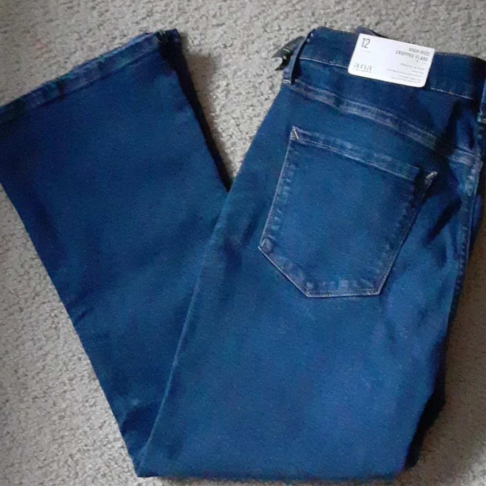 High Rise Cropped Flare NWT - Picture 4 of 7